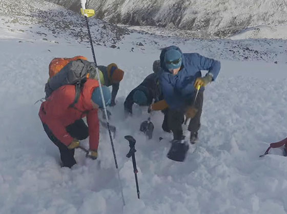 雪崩埋没者救助