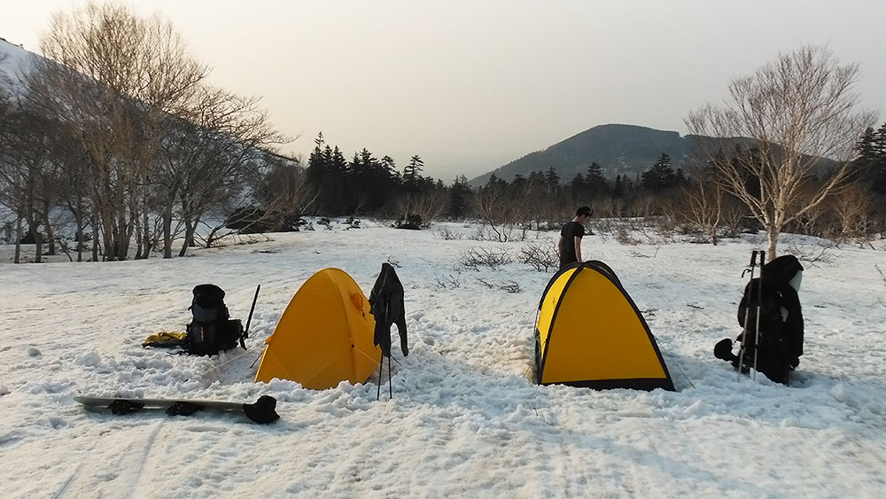 雪山にテントで泊まる 食事や装備に加え設営場所は重要です