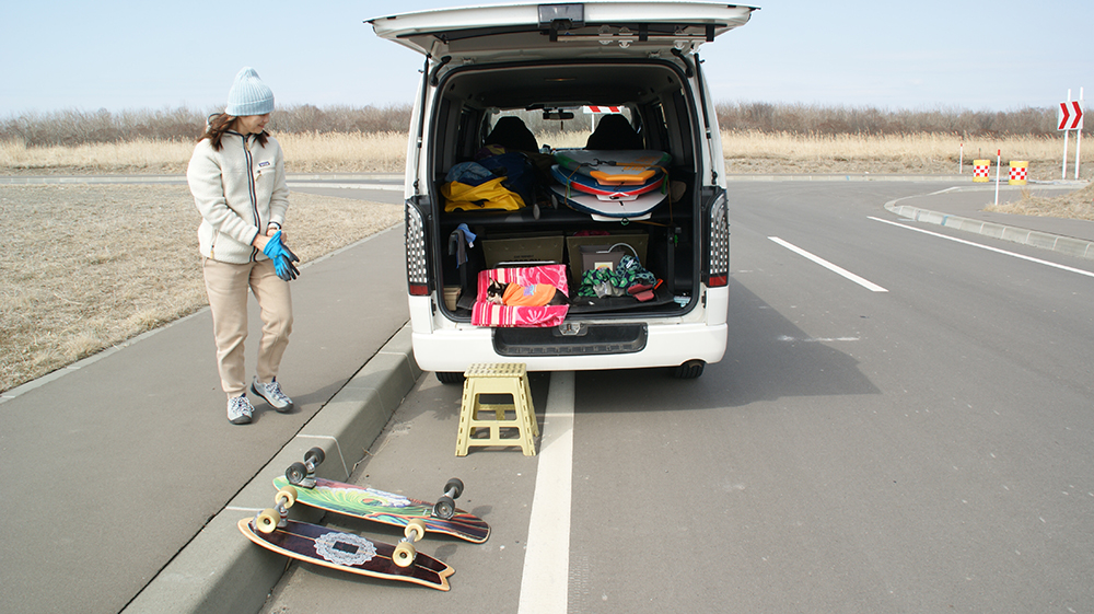 波乗り後のサーフスケート準備