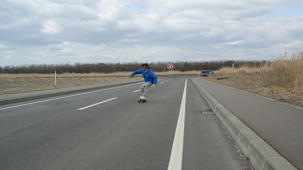 サーフスケートに乗る僕の写真写真