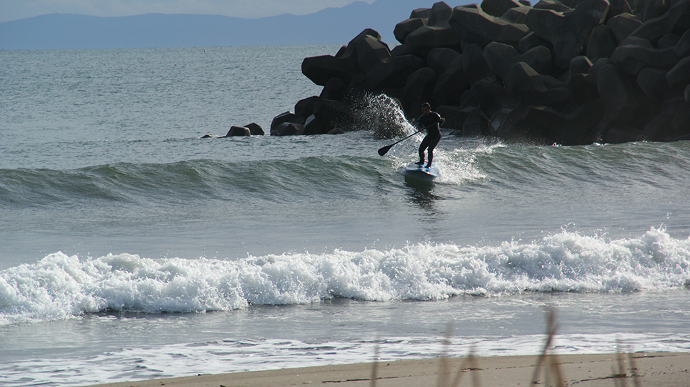 波が厚く板が降りていかない